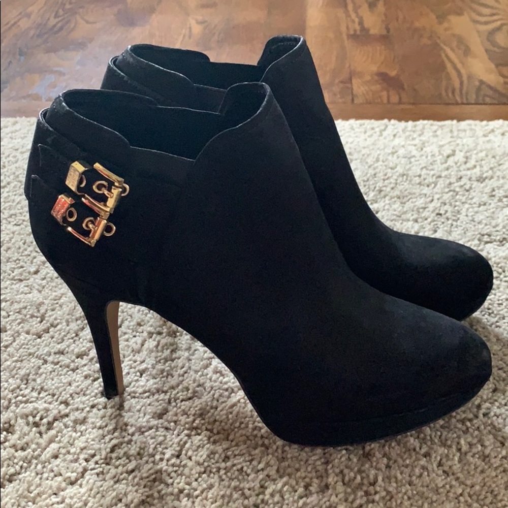 Vince Camuto pumps